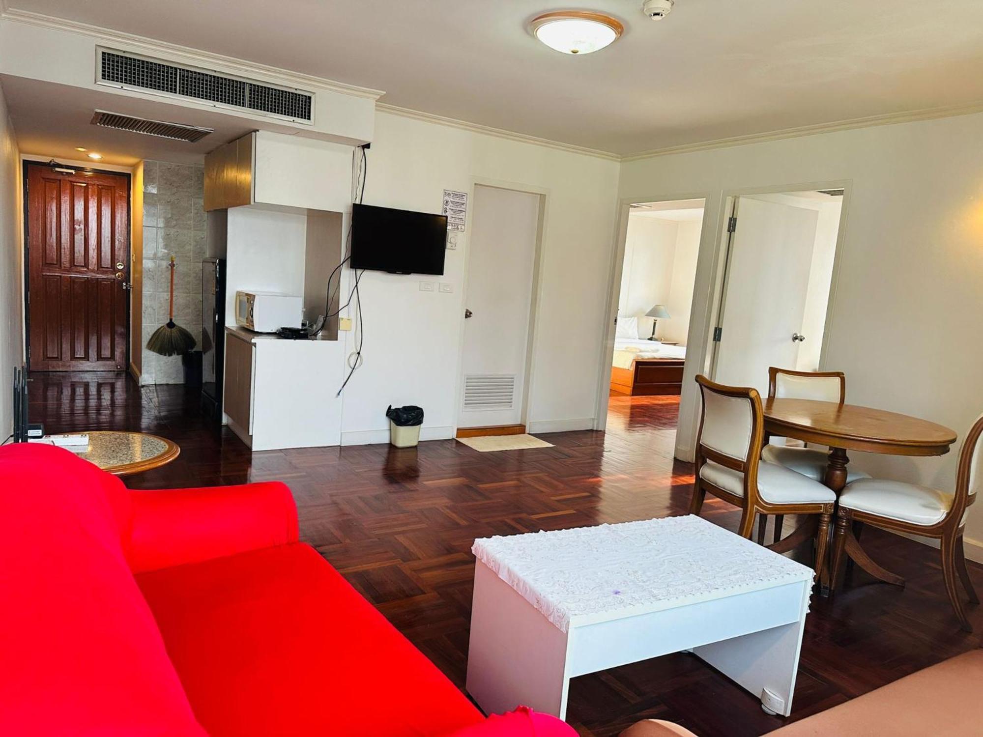 Spacious 1,2 & 3 Bedroom Serviced Omni - Nana Bts Bangkok