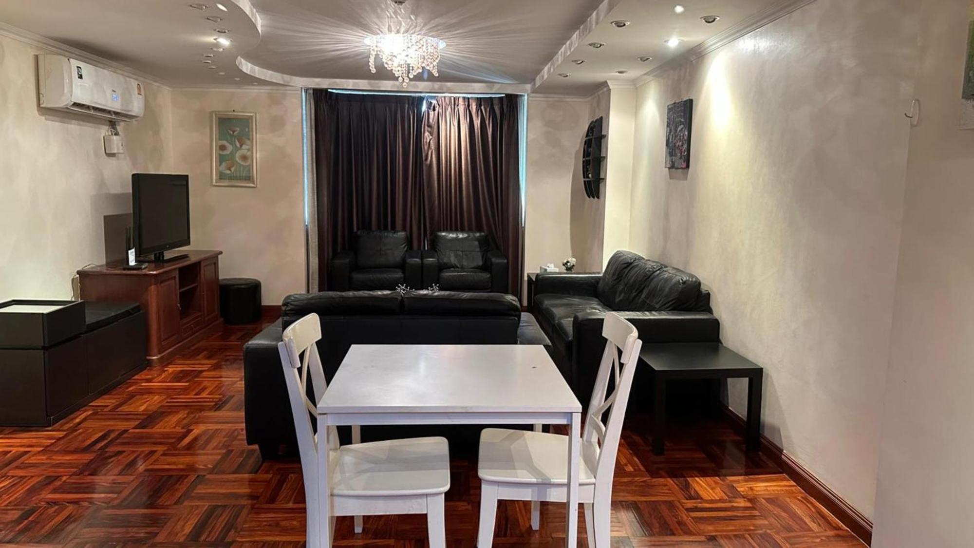 Spacious 1,2 & 3 Bedroom Serviced Omni - Nana Bts Bangkok
