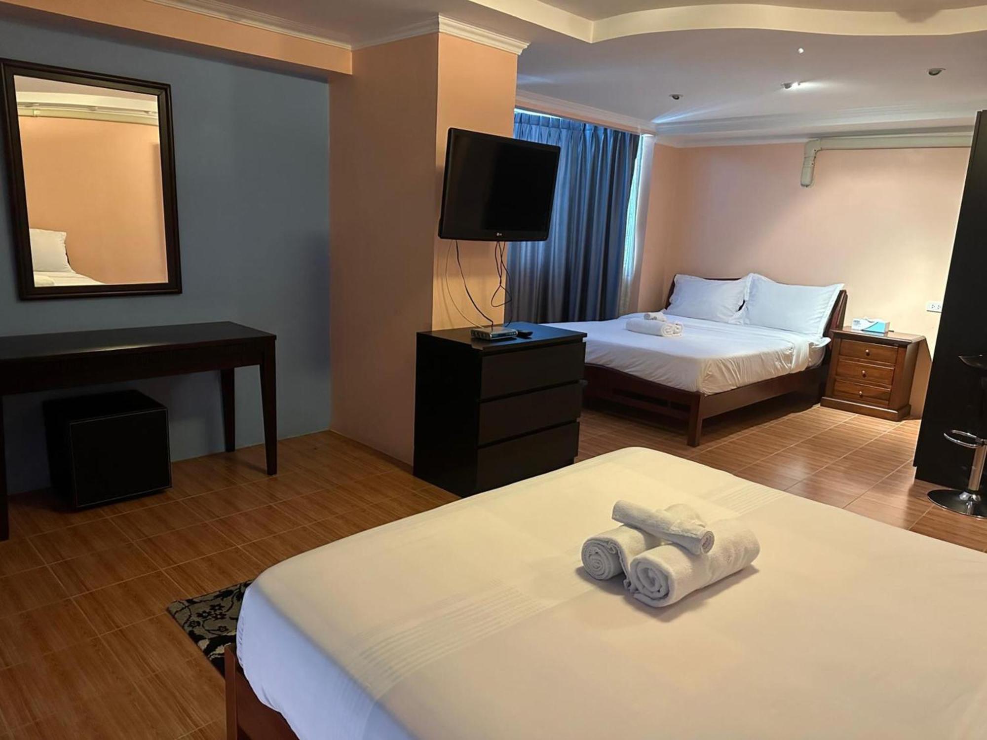 Spacious 1,2 & 3 Bedroom Serviced Omni - Nana Bts Bangkok