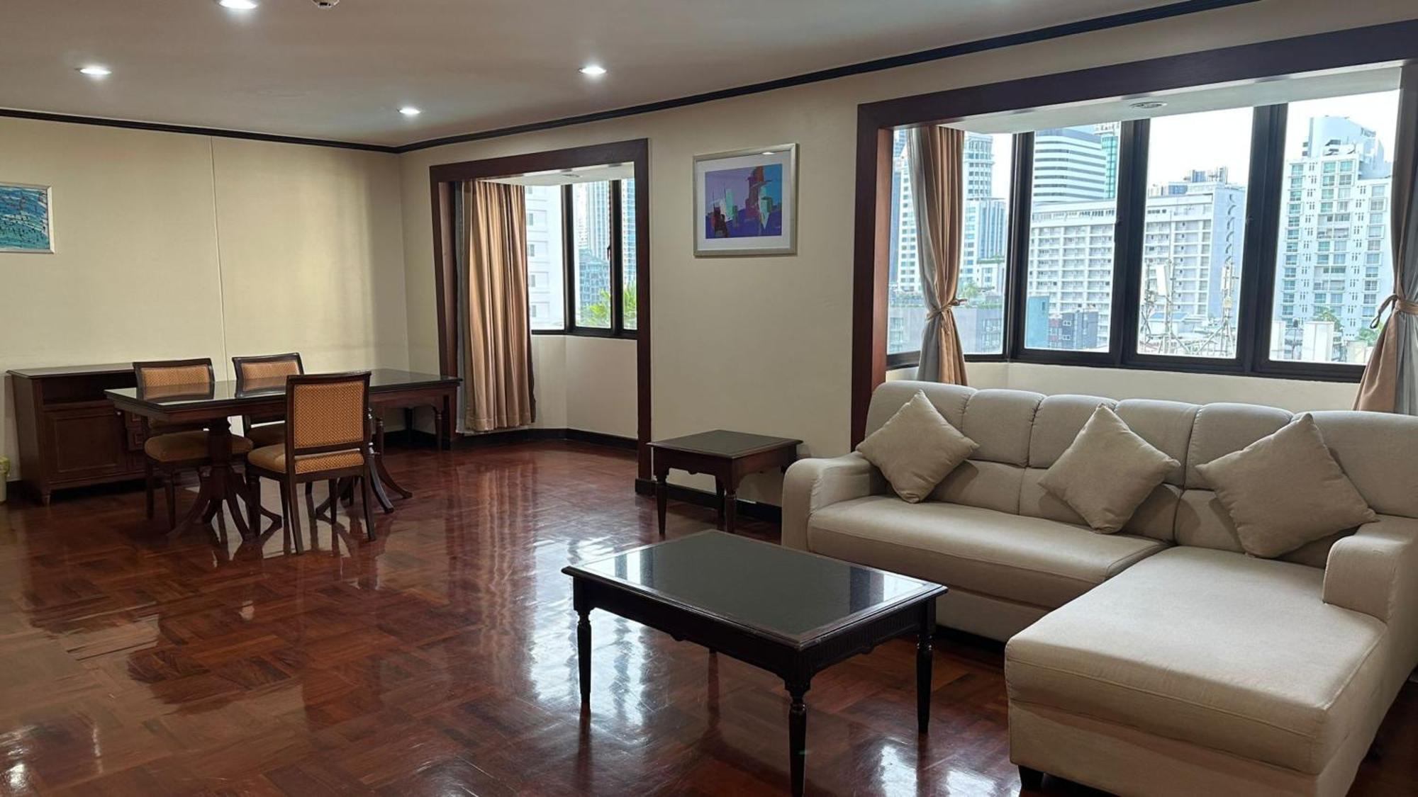 Spacious 1,2 & 3 Bedroom Serviced Omni - Nana Bts Bangkok