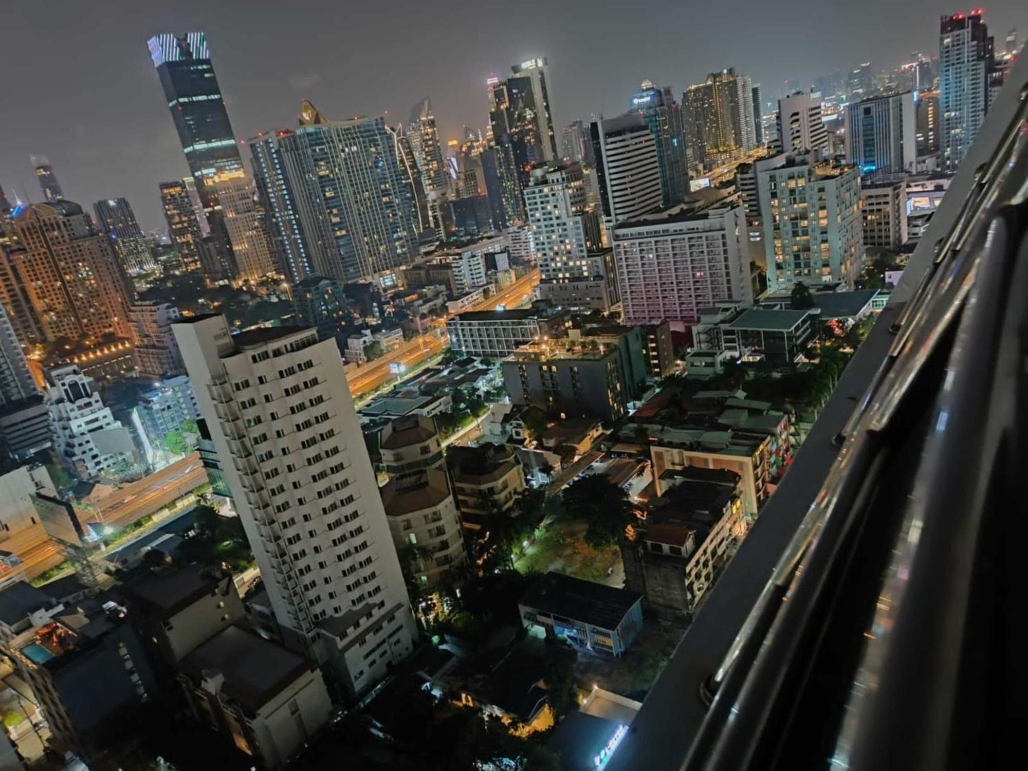 Spacious 1,2 & 3 Bedroom Serviced Omni - Nana Bts Bangkok