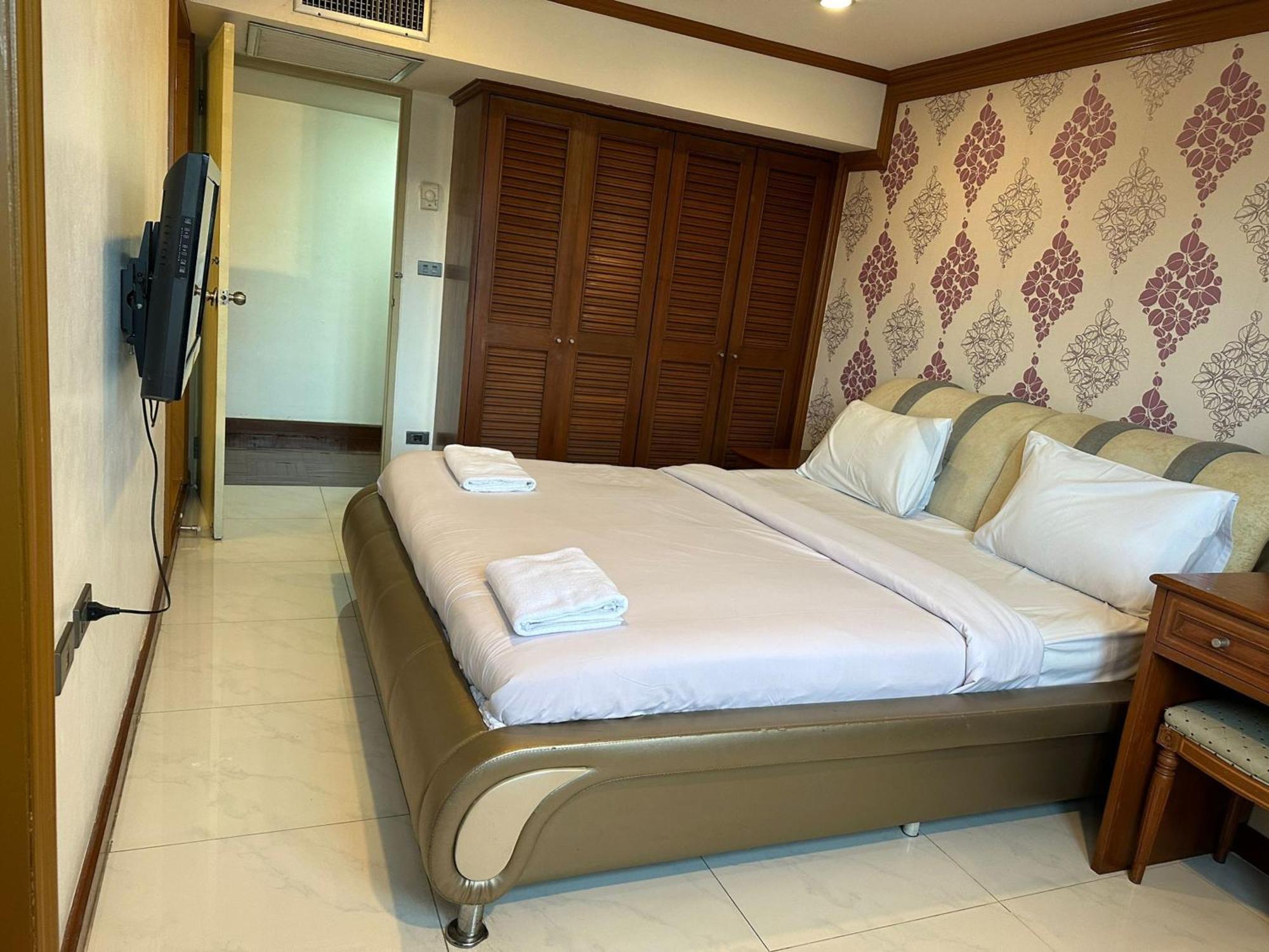 Apartment Spacious 1,2 & 3 Bedroom Serviced Omni - Nana Bts Bangkok