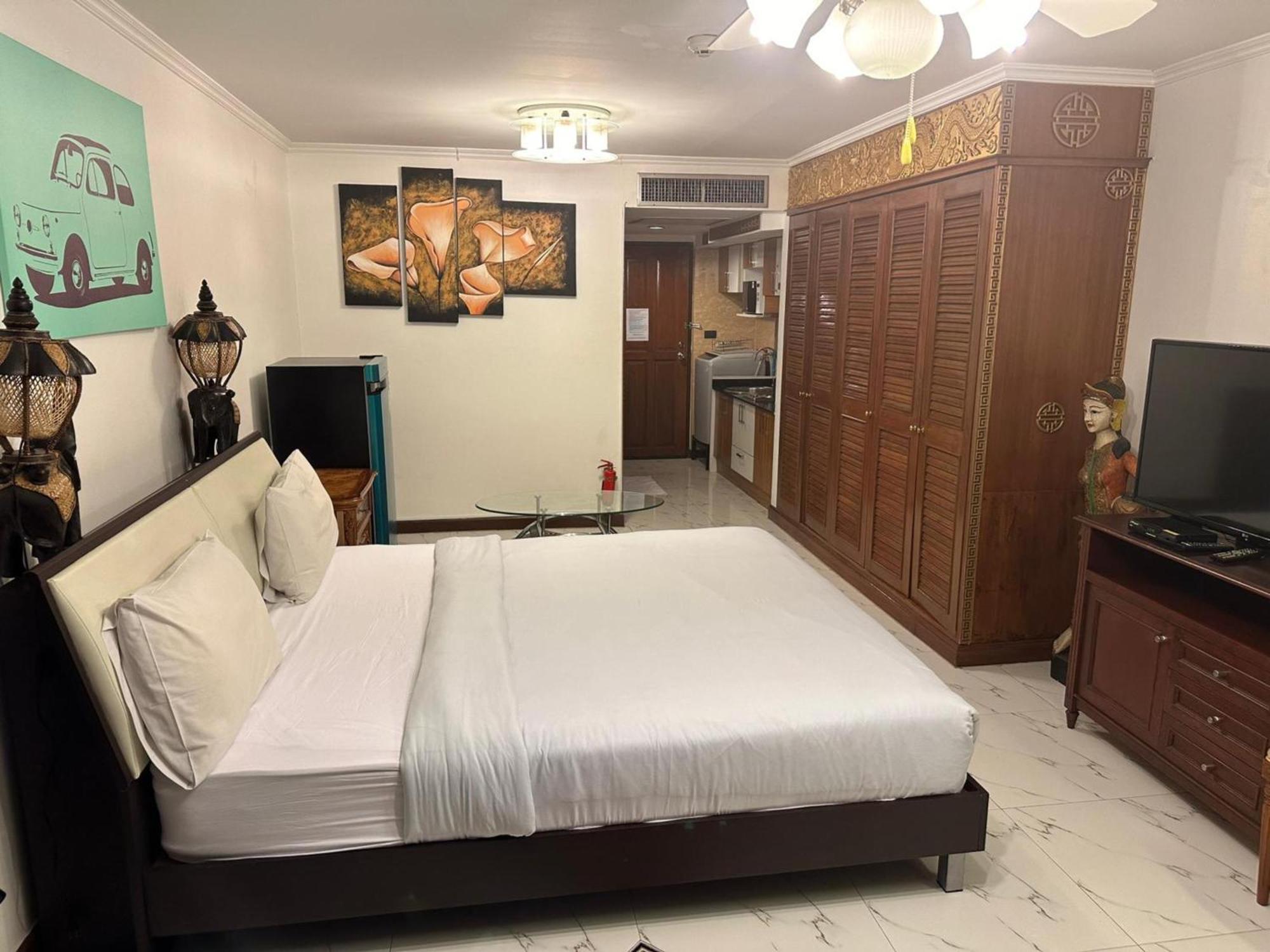 Spacious 1,2 & 3 Bedroom Serviced Omni - Nana Bts Apartment Bangkok